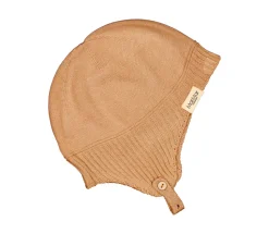 Aly, Hat