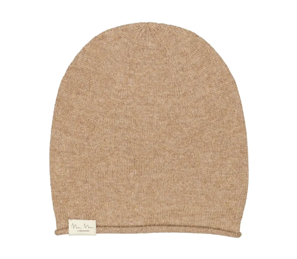 Anna W, Hat