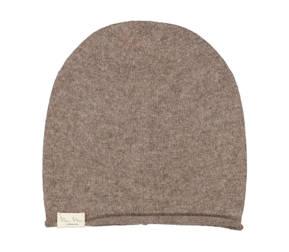 Anna W, Hat