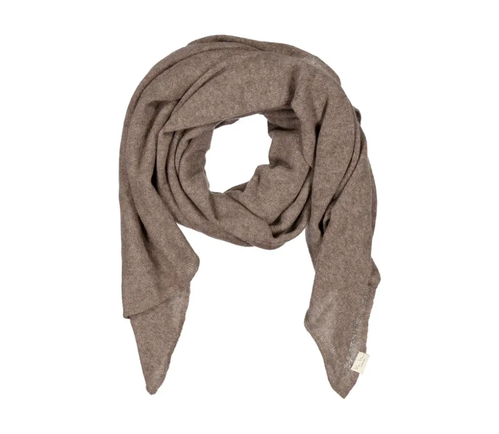 Ario W, Scarf