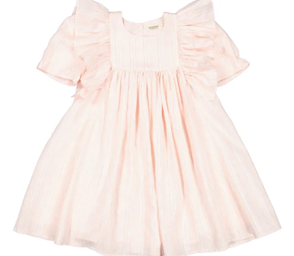 Dailyn, Dress