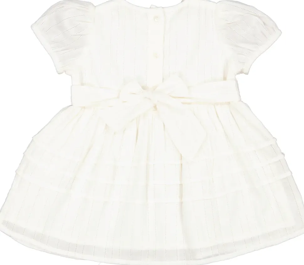 Daisa, Dress