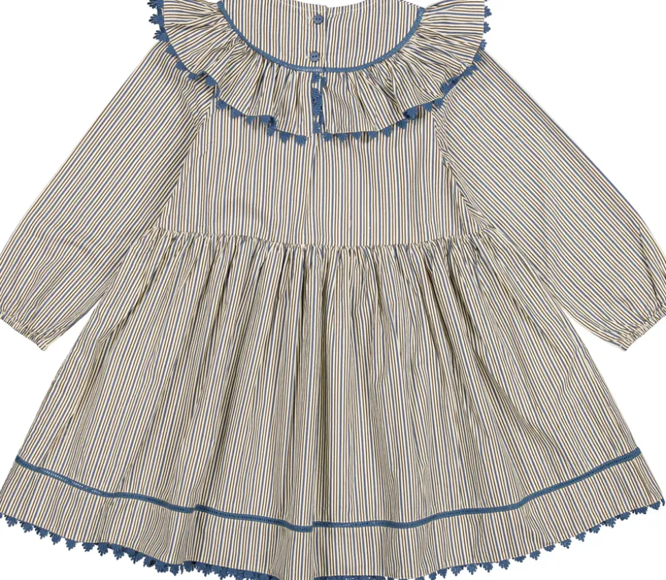 Daljana, Dress