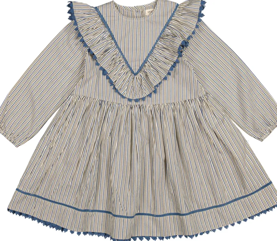 Daljana, Dress