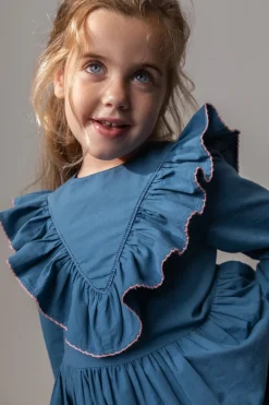 Daljana, Dress
