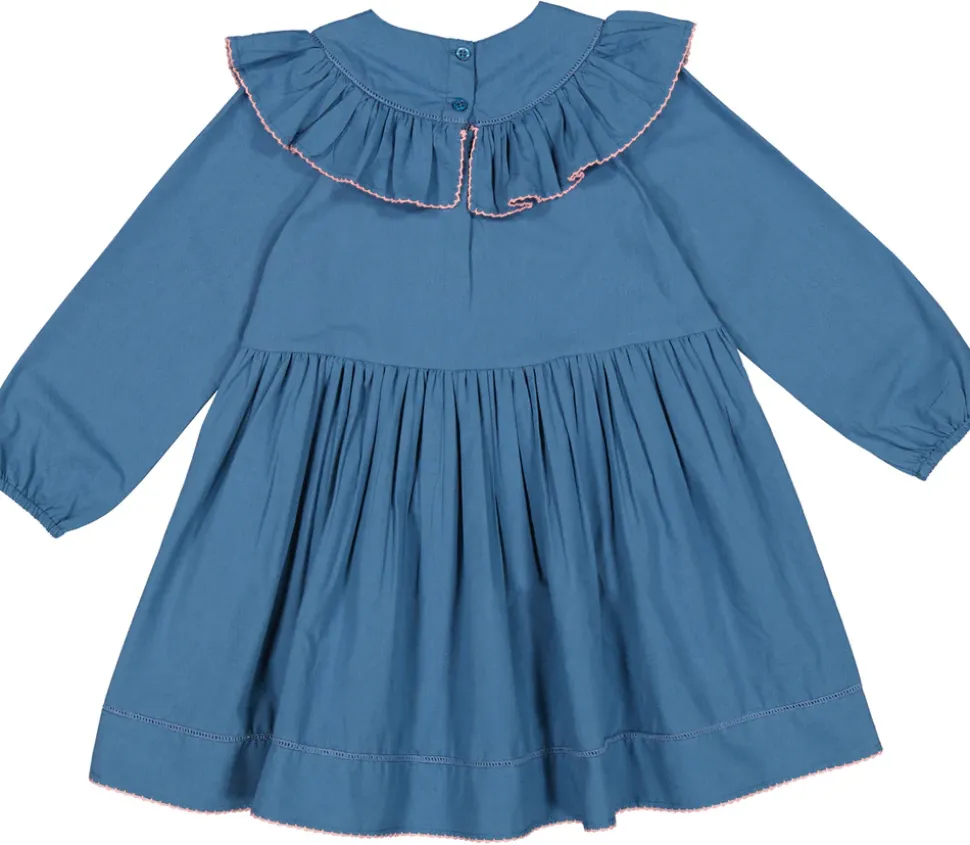 Daljana, Dress