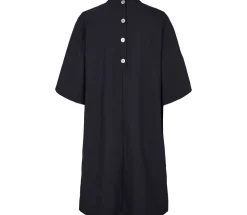 Danny W, Dress