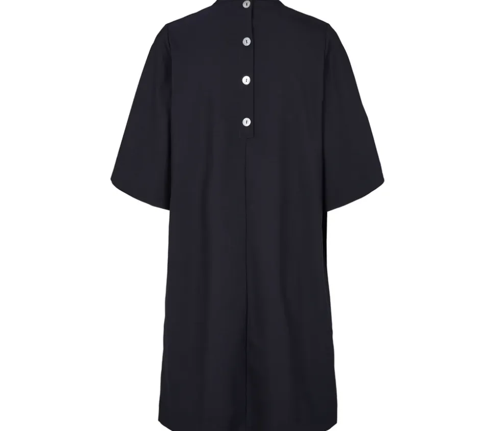 Danny W, Dress
