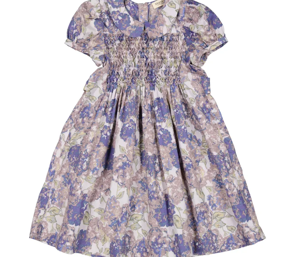 Darcel, Dress