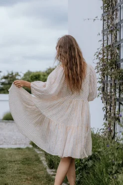 Darcy W, Dress