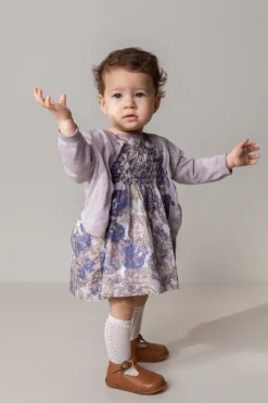 Daylin, Dress