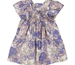 Daylin, Dress