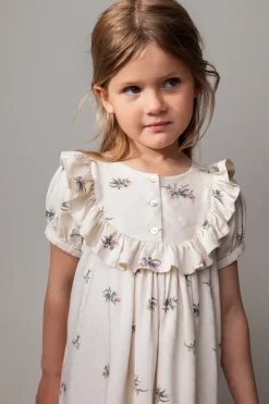 Delina, Dress