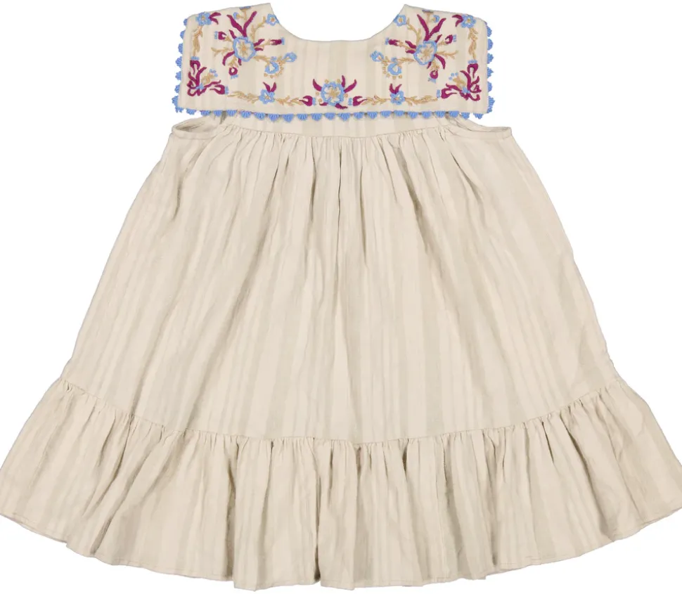 Dilana, Dress