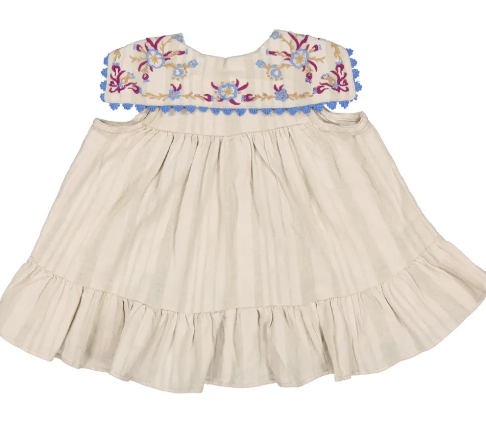 Dilana, Dress
