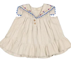 Dilana, Dress