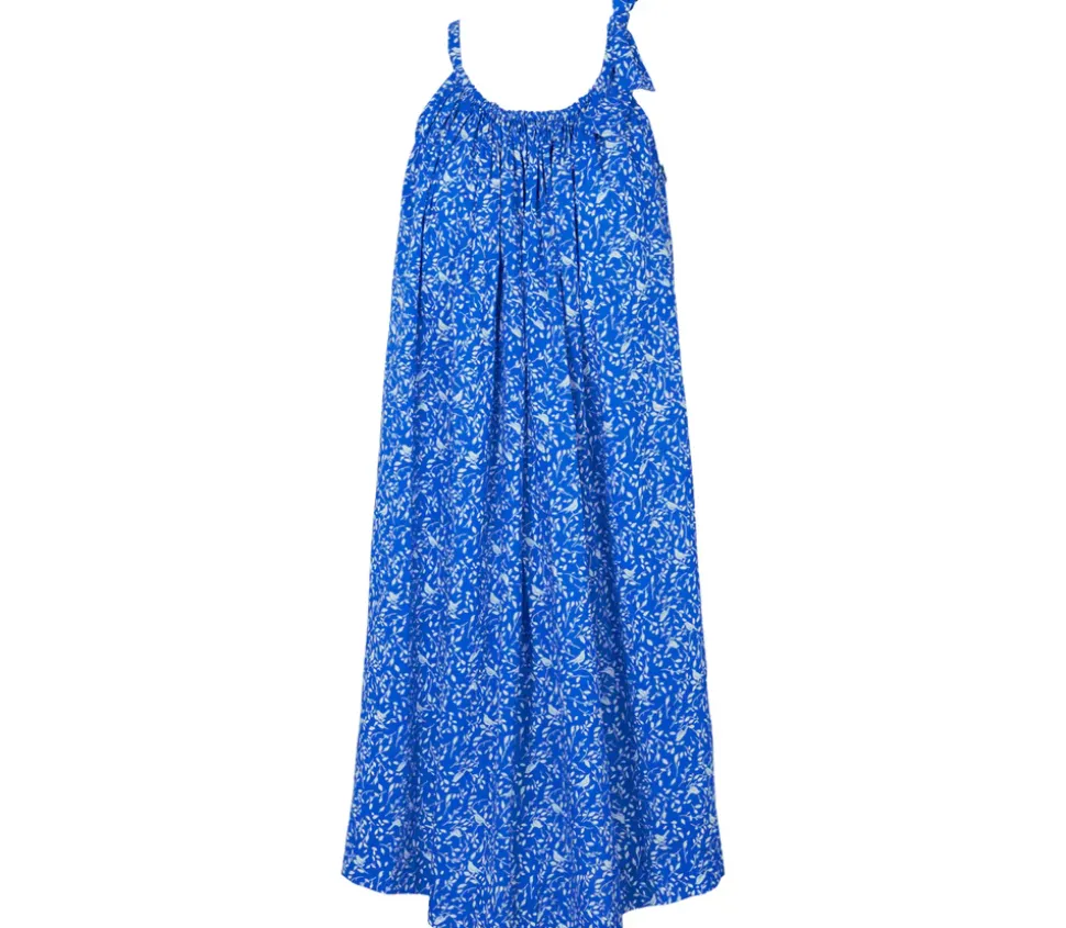 Dinke W, Dress
