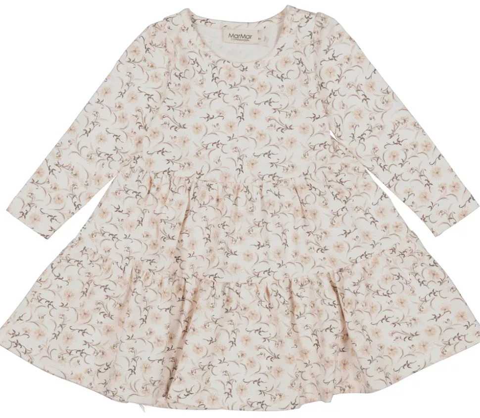 Dolly, Dress
