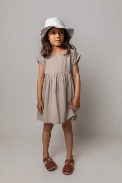 Dovana, Dress