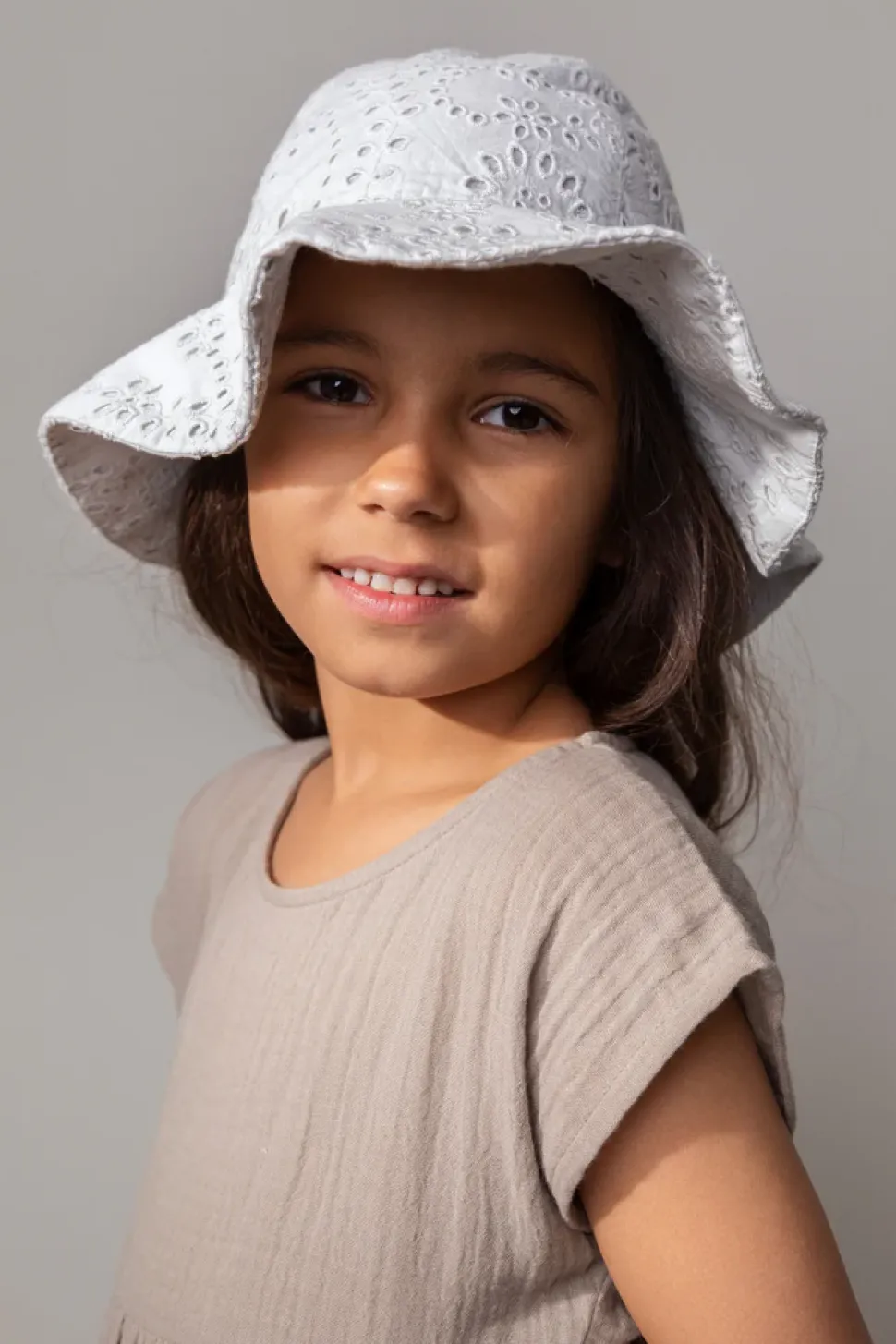 Dovana, Dress