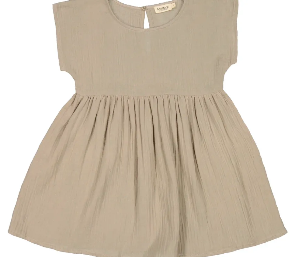 Dovana, Dress