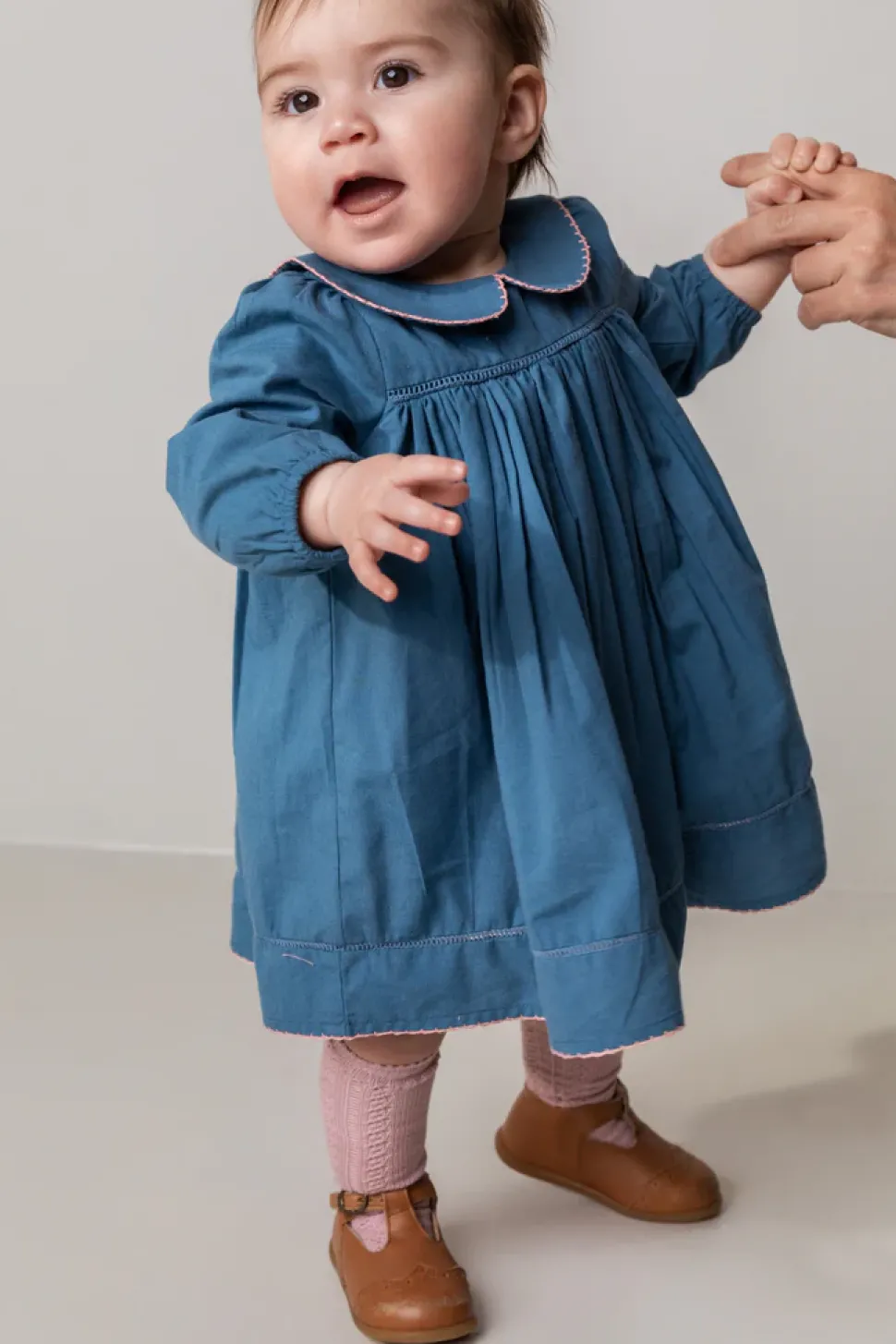 Dulla Ls, Dress