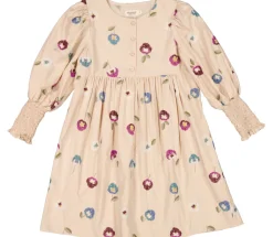 Dura, Dress