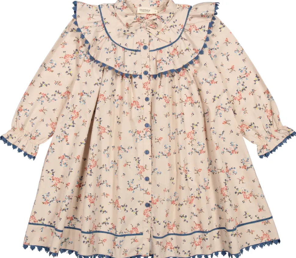 Duva, Dress