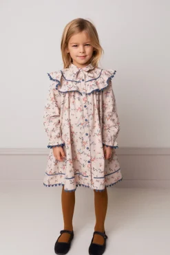 Duva, Dress