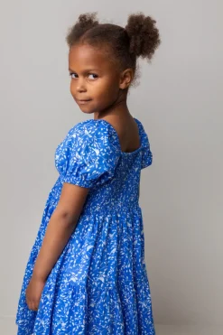 Dyman, Dress
