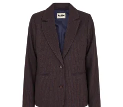 Jacobe W, Jacket