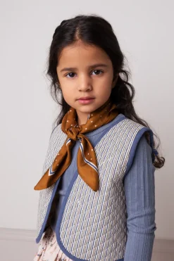 Jyan, Vest