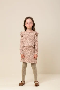 Leo Doillon, Dress