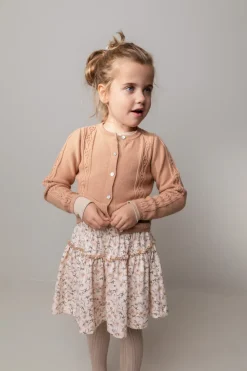 Sylvia, Skirt