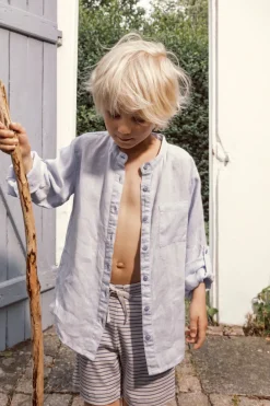 Theodor, Shirt
